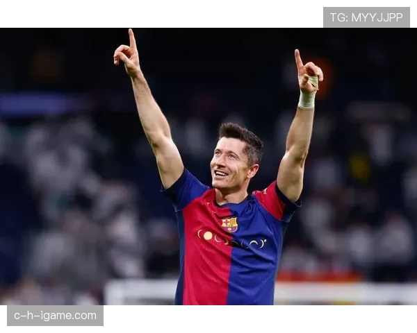 加维与莱万多夫斯基状态出色,助球队稳步提升竞技水平 加维与莱万多夫斯基状态出色,助球队稳步提升竞技水平