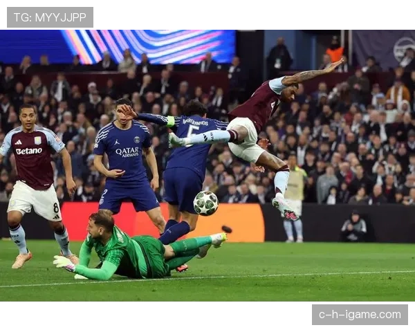 恩里克战术体系日趋成熟，巴黎圣日耳曼攻防表现稳健