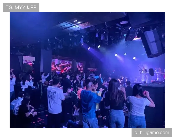 唐佳豪训练完直接去夜店蹦到凌晨？